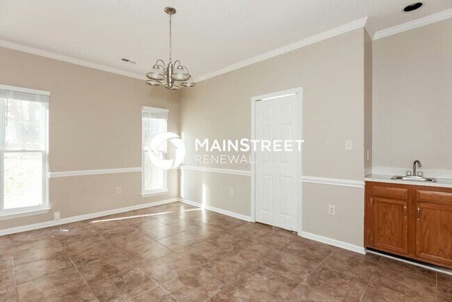 Photo - 4 Bedroom Pet-Friendly Home in Charlotte, NC with Main Street Renewal