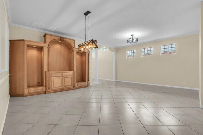 Photo - 1649 Ballantrae Blvd N