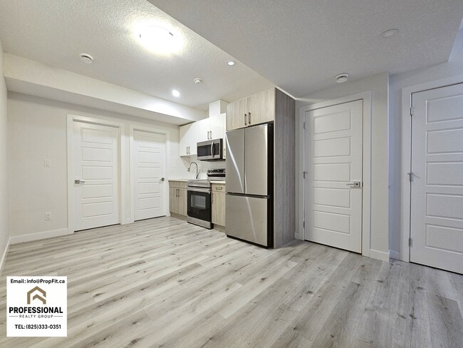 Photo - 8020 Kiriak Link SW