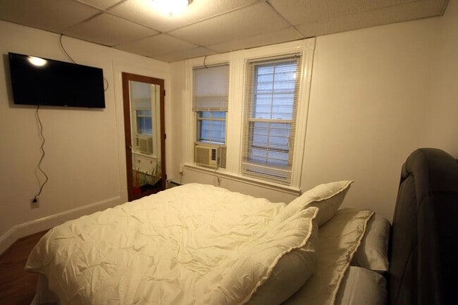 Photo - 105 Leyden St Unit 1