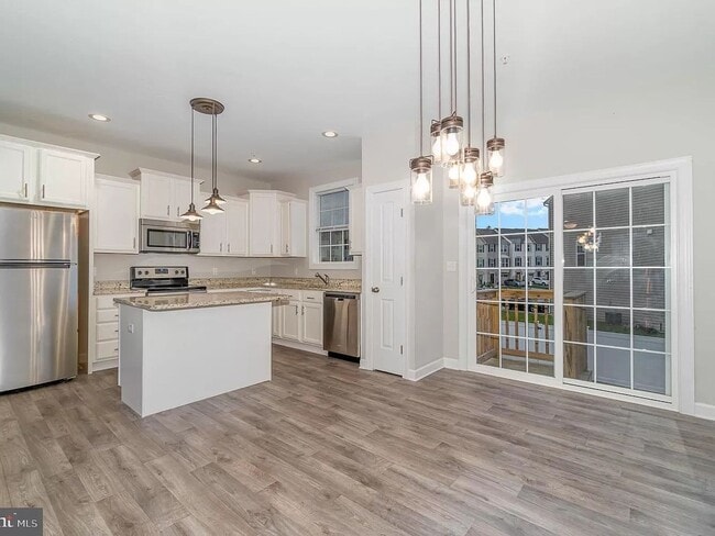 Photo - 502 Charles Ave