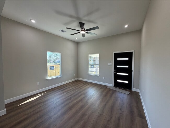 Photo - 1610 George Ave