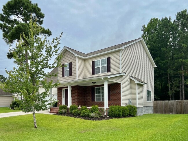 Building Photo - Sellhorn Heights 4BR/2.5BA, Fenced Yard, D... Rental