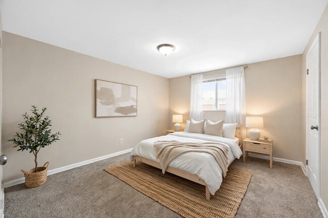 800 Harrisburg Pike Unit 2 bedroom townhomes