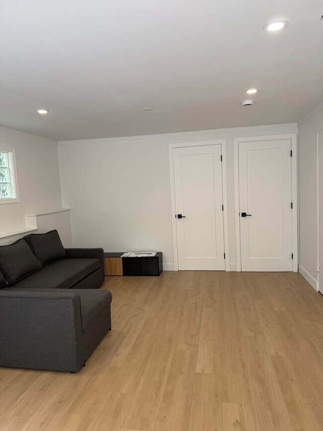 Photo - 810 Burley Dr