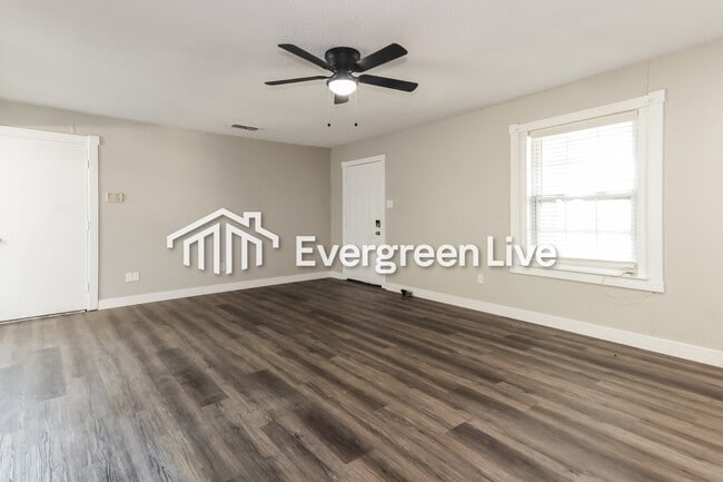 Photo - 1501 Shady Ln