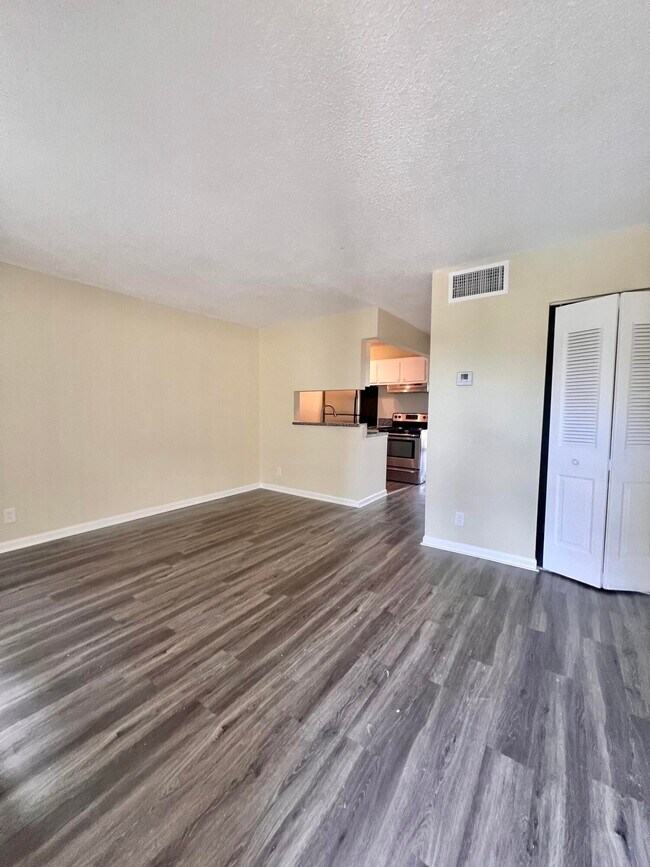 Photo - 1500 N Congress Ave Unidad A308