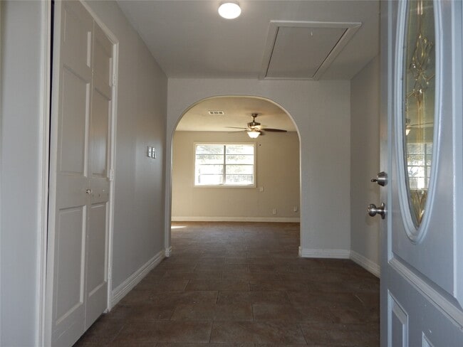 Photo - 206 Arnett Ln