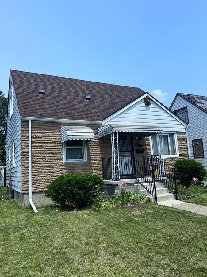 Photo - Now available: 3 bedroom accepts section 8