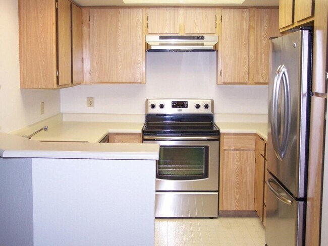 Photo - 2 Bed / 2 Bath Downtown Bellevue condo $3,395/month Unit 4