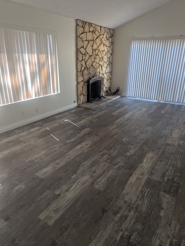 Sala de estar con chimenea - 1015 Canal St Unidad 1015 Canal St.