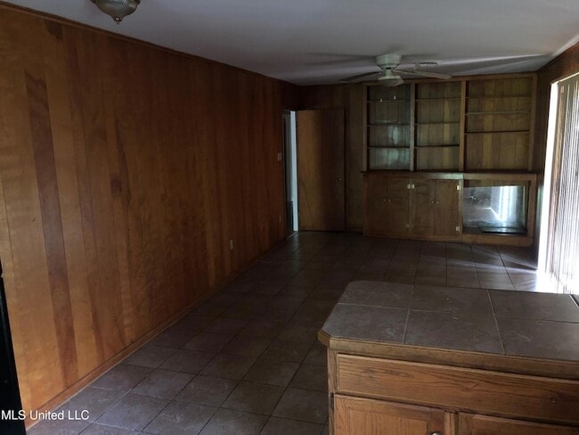 1909 Catalina Dr