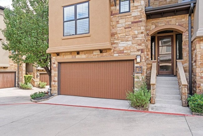 Photo - 6533 E Hill Dr