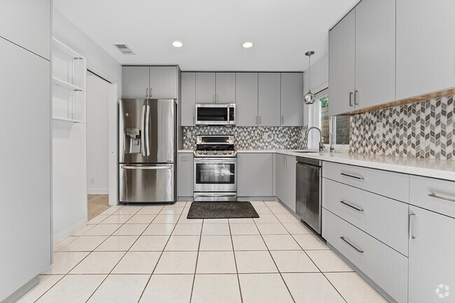 Building Photo - 10341 Canoga Ave Rental