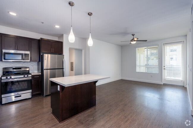 2BR, 2BA - 1,063SF - Living Room