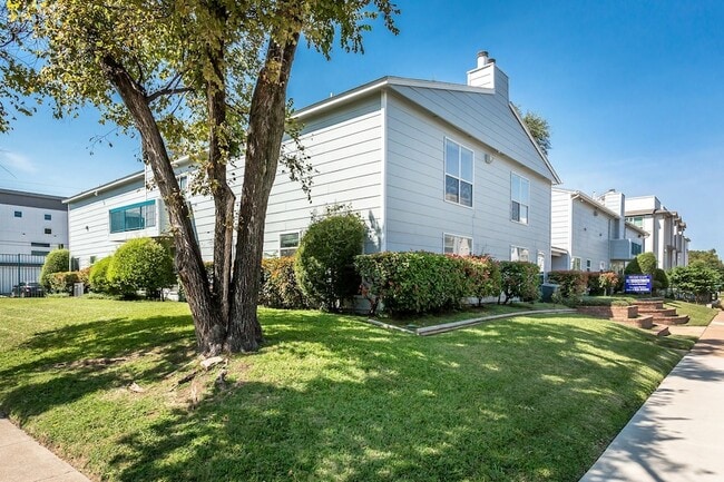 Building Photo - 1901 N Fitzhugh Ave Unit 16C Rental