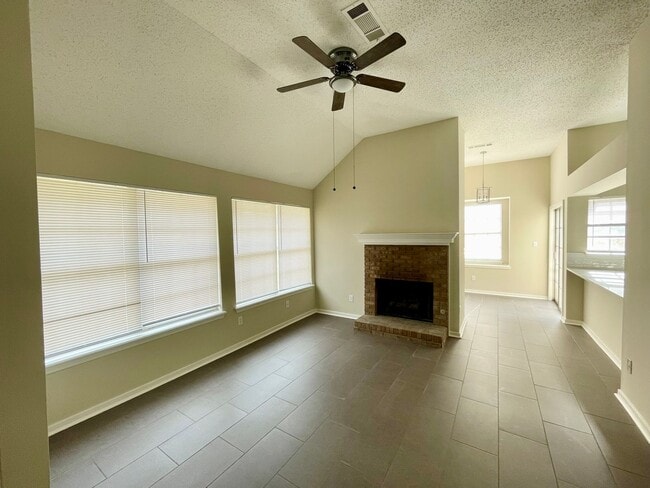 Photo - 3/2 townhouse for rent in Brandon 047!