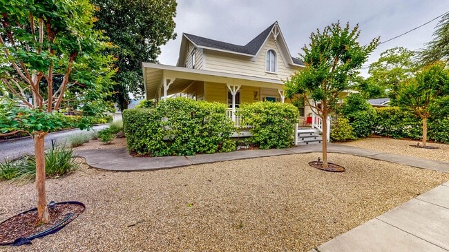 Photo - 1133 Edwards St Unit B