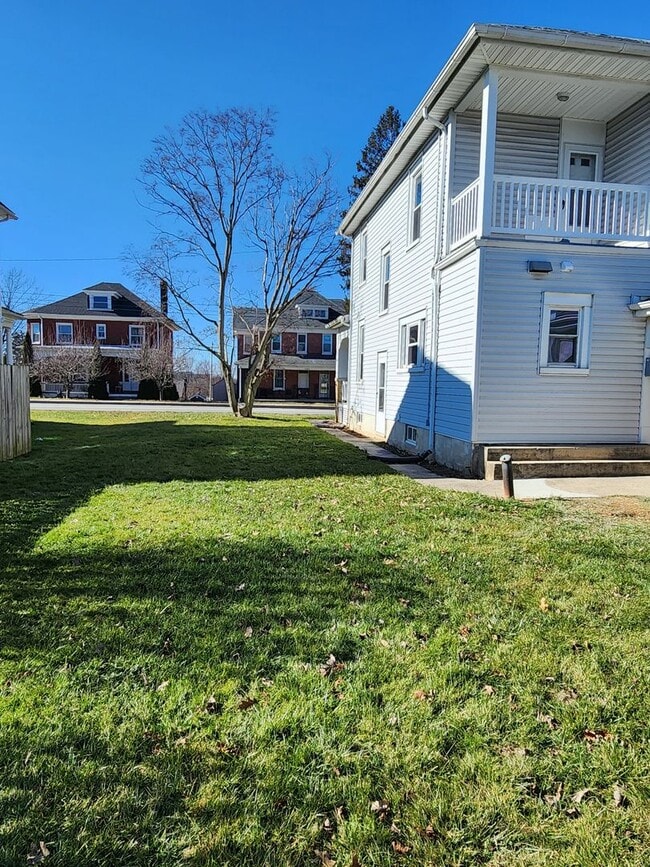 Photo - 2401 S Queen Street, Spry