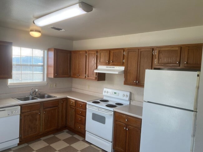 Photo - 350 S Davis St