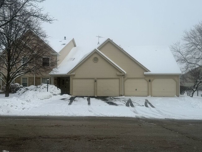 Building Photo - 205 Glasgow Ln Unit V1