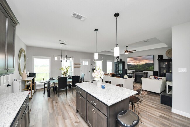 Building Photo - 20103 TX-36