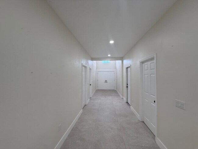 Photo - 1550 Center Rd