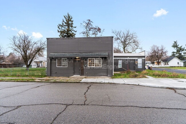 Photo - 2229 E Boone Ave