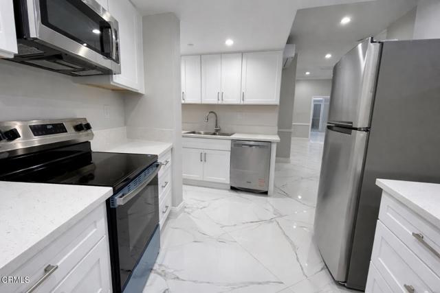 Building Photo - 916 Sandpiper Ct