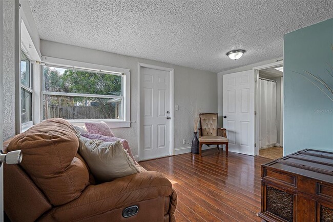 Photo - 4100 40th St N