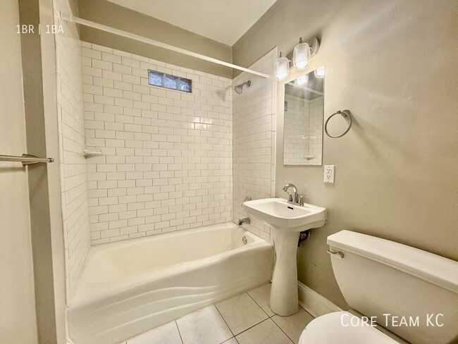 Photo - 217 E 46th St Unit 221-2E