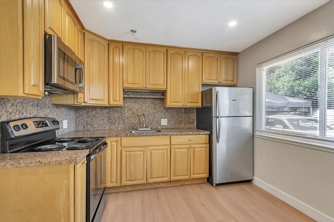 Photo - 557 Troy Dr Unit 2