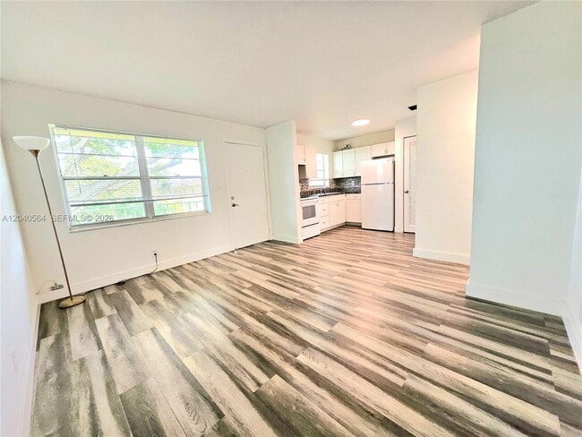 Building Photo - 5180 NE 6th Ave Unit 621
