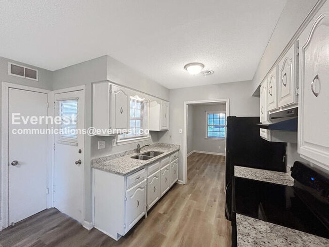 Photo - 3500 Panbrook Cove