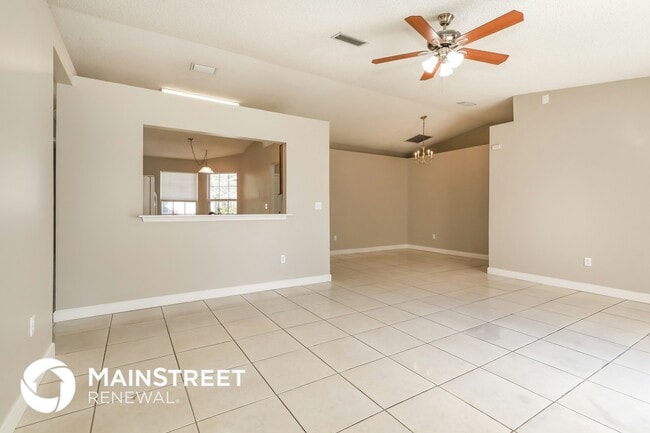 Photo - 1597 Twin Oak Dr W