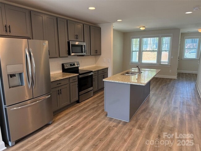 Photo - 1003 Wainwright Ave