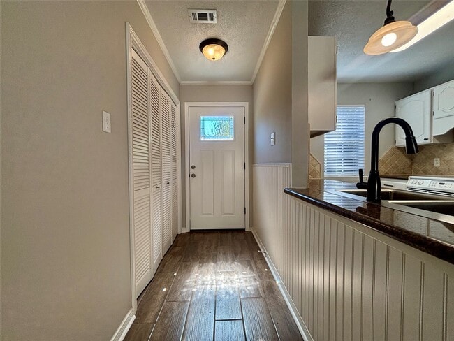Photo - 2030 Plantation Dr Unit B1