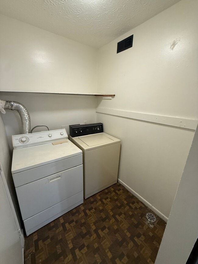 Photo - 2450-2452 Hiawatha St Unidad 2450