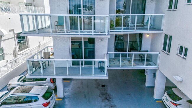 Photo - 2457 Collins Ave Condo Unit 202