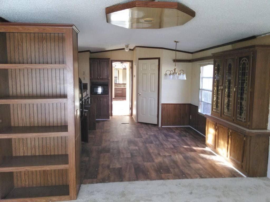 Photo - 109 Embert Ln