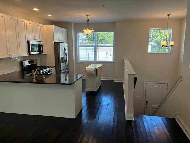 Photo - 605 Apple St