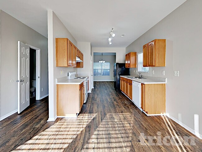 Photo - 3728 Charterhall Ln