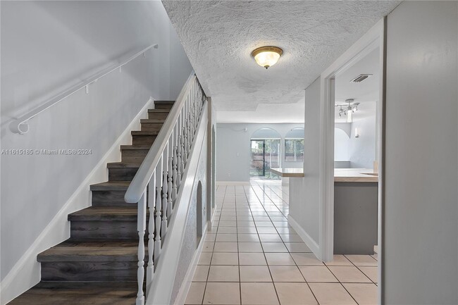 Photo - 4066 Inverrary Dr