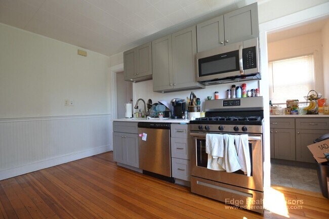 Photo - 110 Kenrick St Unidad 1