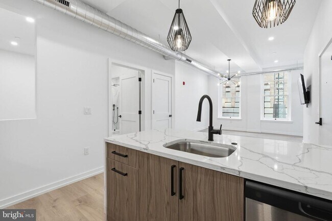 Photo - 203 S 13th St Unidad 3C