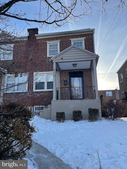 Building Photo - 514 W 39th St