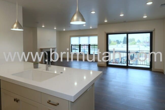 Photo - 2240 E Laney Ave Unit 208