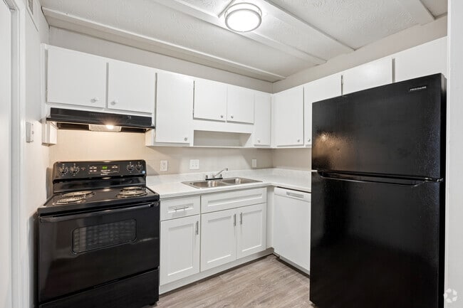 2BR, 1.5BA - 1,150SF - Kitchen