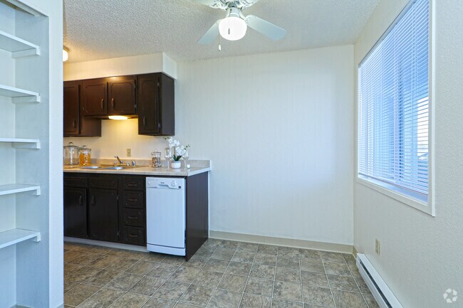 1BR, 1BA - 660SF