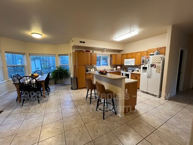 Photo - 1061 W University Heights Dr S